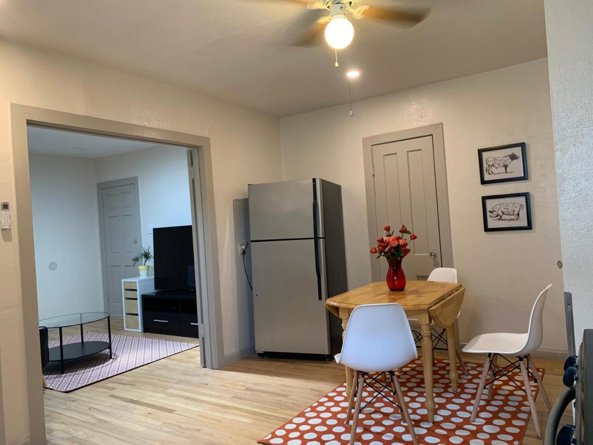 125-#4 Downtown Cozy Upstairs One Bedroom Apt San Antonio Bagian luar foto