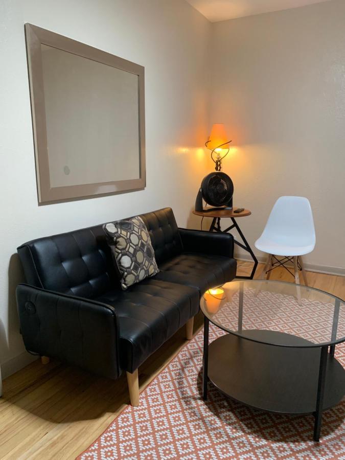 125-#4 Downtown Cozy Upstairs One Bedroom Apt San Antonio Bagian luar foto
